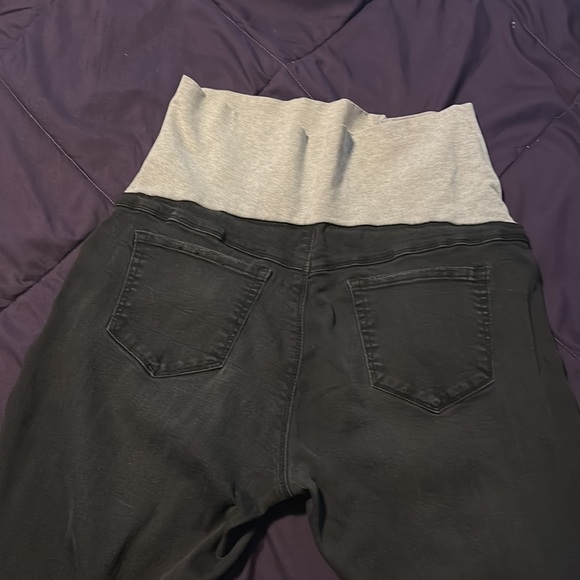 Thyme maternity black jeans. Size large. Used. - Picture 4 of 6